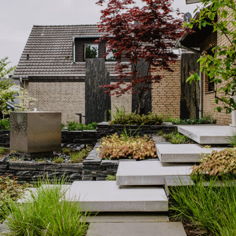 ML-GartenPlus_Galabau-Coesfeld_Referenzen_Vorgarten_Billerbeck_Betonstufen_schwebend_01