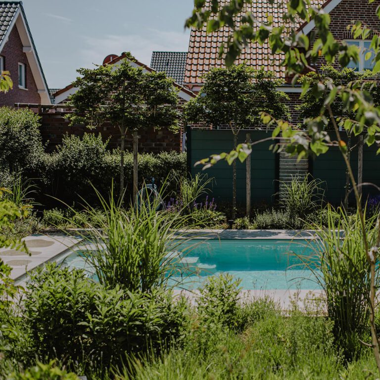 ML-GartenPlus_Galabau-Coesfeld_Referenzen-Poolgarten-Raesfeld_Pool-stufe