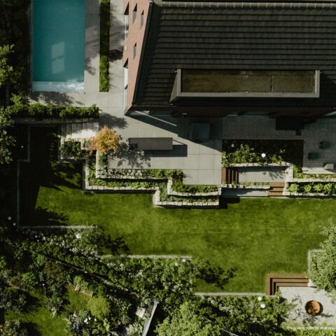 ML-GartenPlus_Galabau-Coesfeld_Referenzen_Hanggarten_Pool_Coesfeld_Drohnenaufnahme