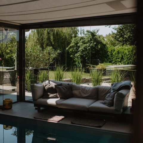 ML-GartenPlus_Galabau-Coesfeld_Referenzen_Wellnessgarten_MD-Future_Indoor-Pool-Sofa